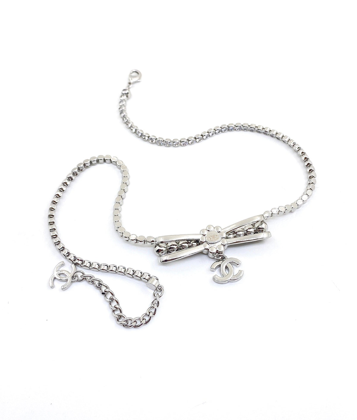 18K  Chanel Diamonds Bow Tie Necklace